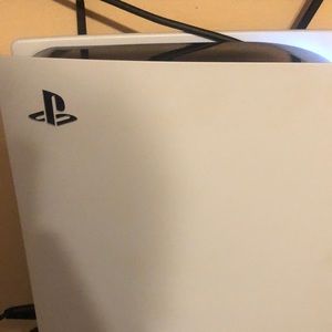 PlayStation 5 perfect conditions and very capable and intact